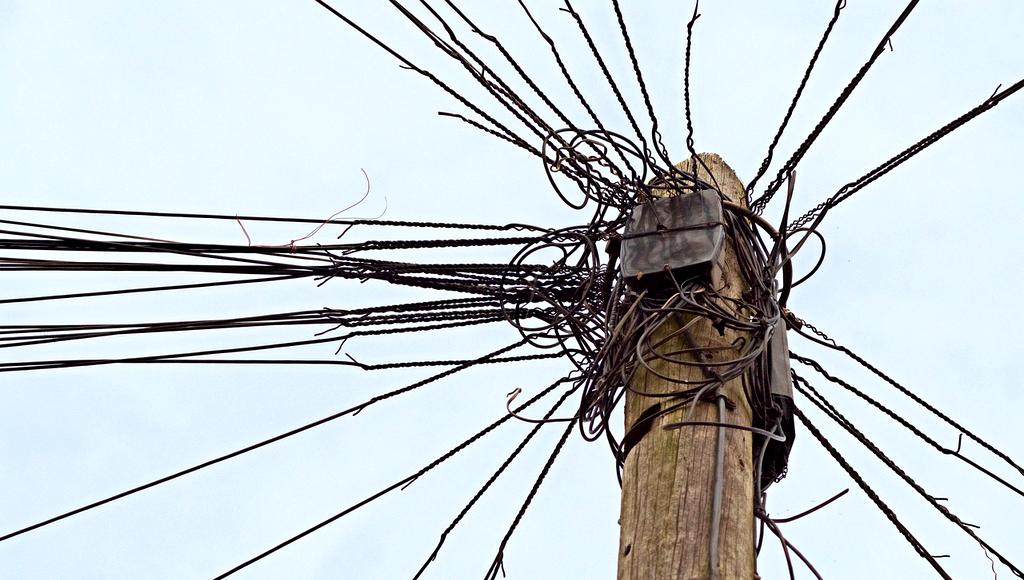 Quantum key distribution abstract